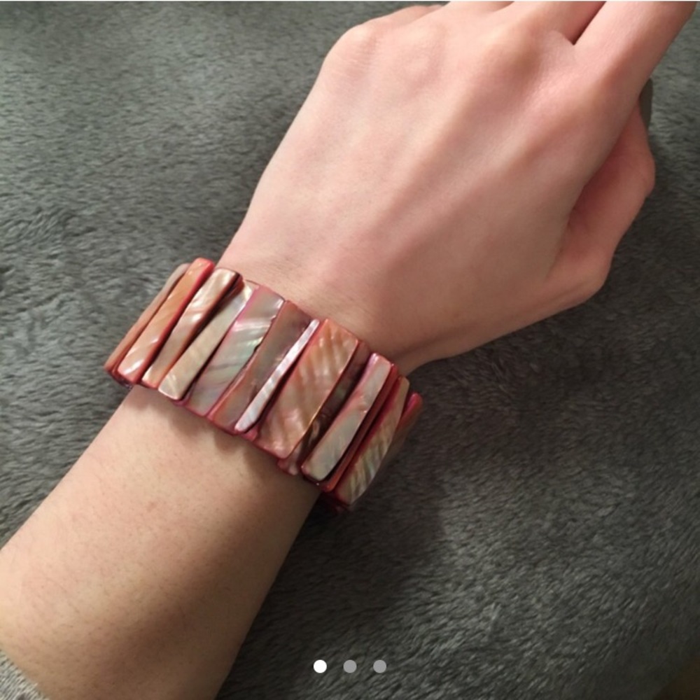 OPALESCENT CORAL BRACELET